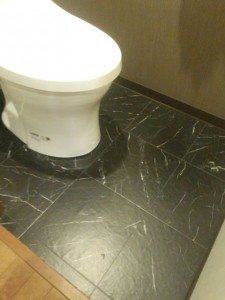 大理石調　クッションフロア　トイレ